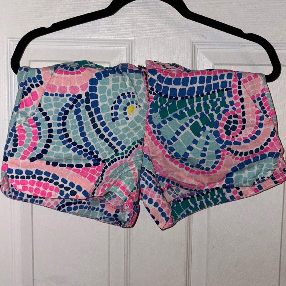 Lilly Pulitzer Callahan Shorts – Oh Shello 2
seashell mosaic print